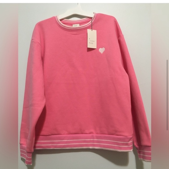 A new day target sweater. B2 - Picture 3 of 5